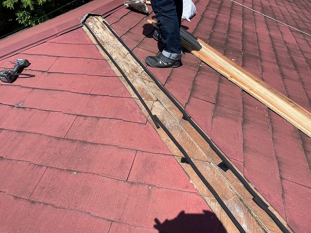 西宮市　棟板金復旧中